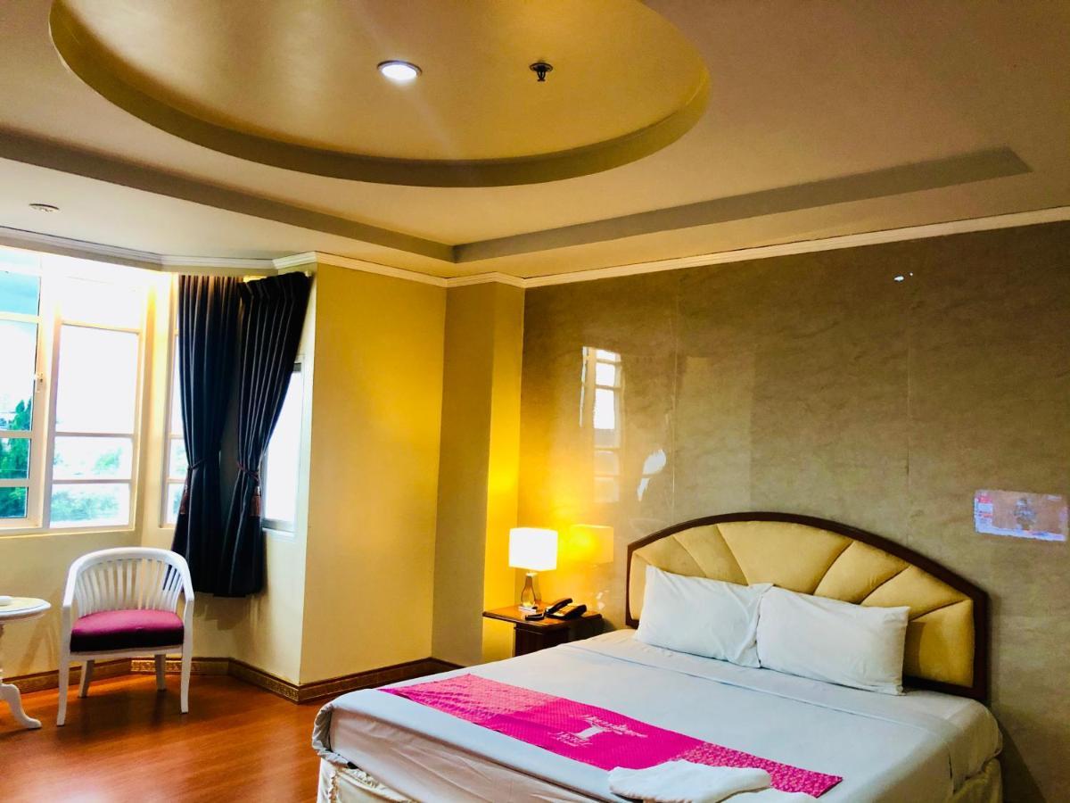 Hermitage Hotel Korat-Sha Nakhonratcsaszima Kültér fotó