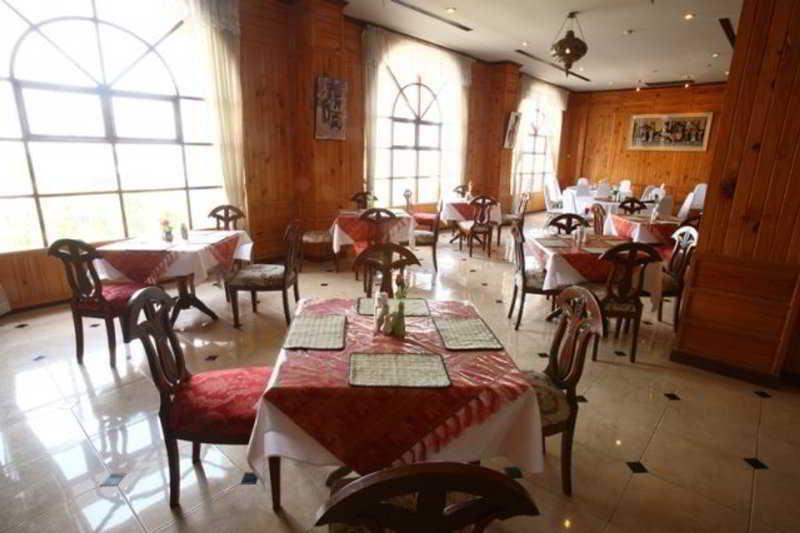 Hermitage Hotel Korat-Sha Nakhonratcsaszima Kültér fotó