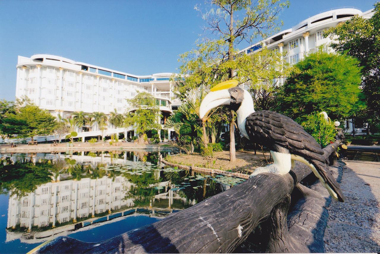 Hermitage Hotel Korat-Sha Nakhonratcsaszima Kültér fotó