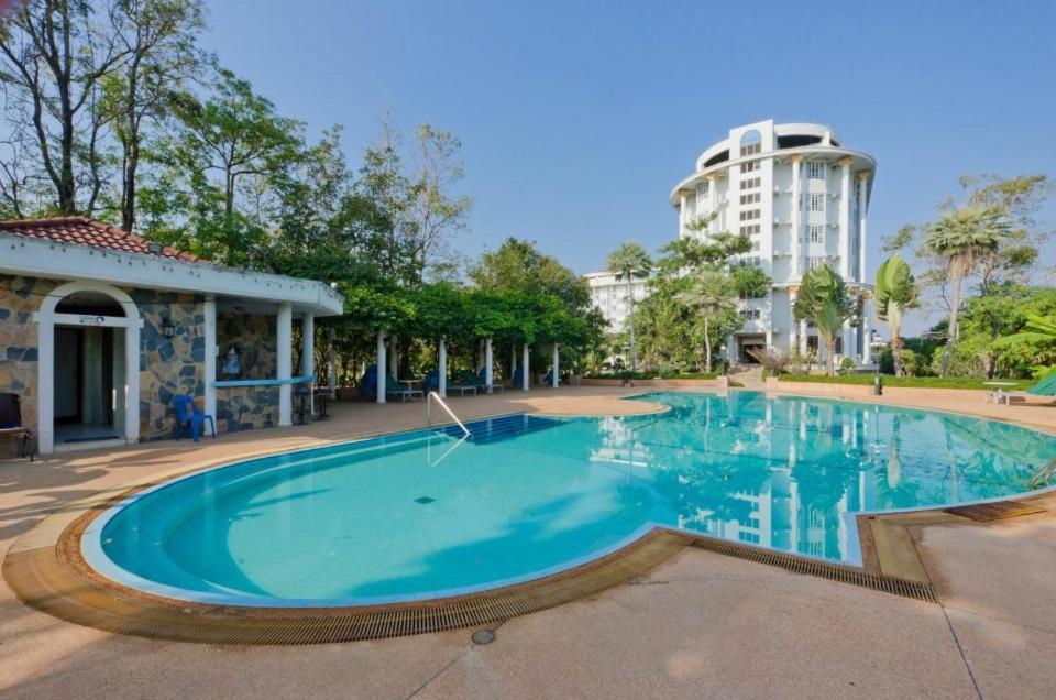 Hermitage Hotel Korat-Sha Nakhonratcsaszima Kültér fotó
